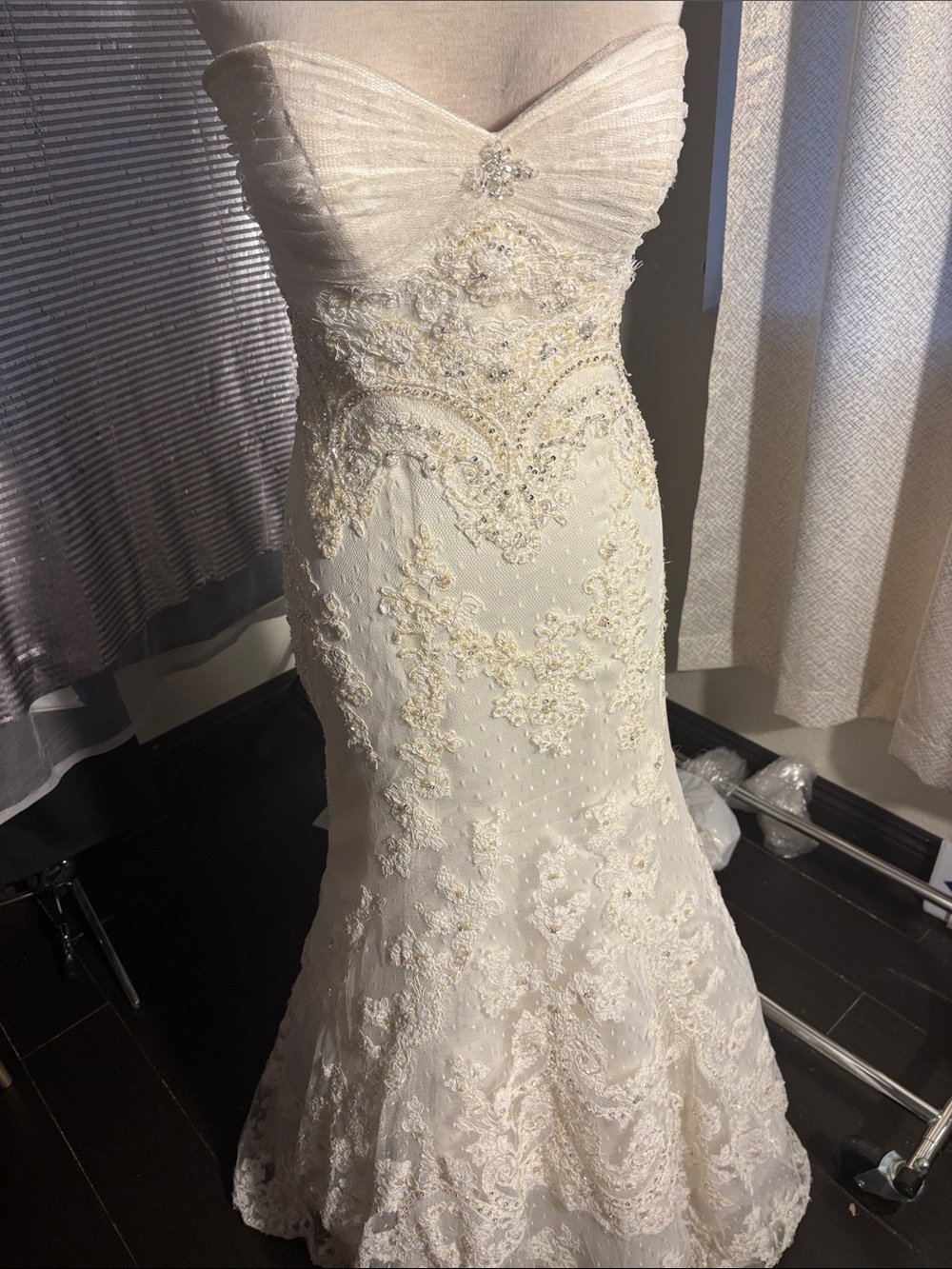 David's Bridal Ivory Strapless Lace Appliqué Wedding Dress